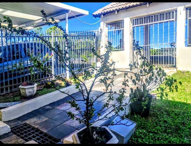 7 BEDROOM HOUSE FOR SALE IN UMHLATUZANA